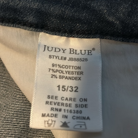 Judy Blue Jeans - Picture 9 of 10